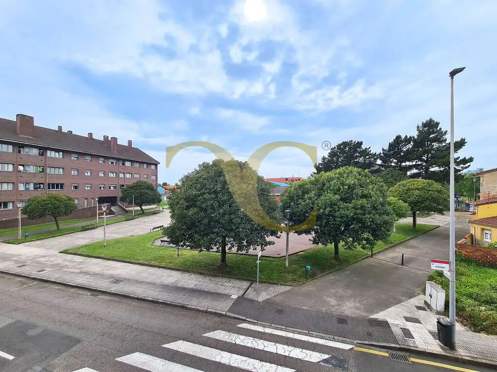 Vista exterior de Dúplex en venda en Gijón  amb Calefacció, Terrassa i Traster