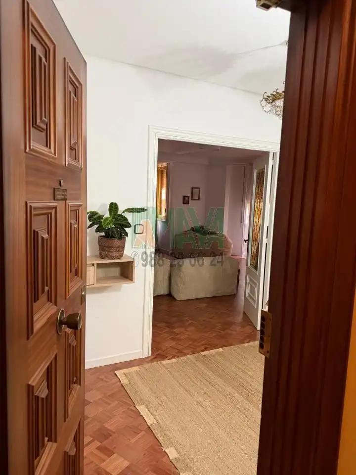 Pis de lloguer en Ourense Capital  amb Calefacció, Parquet i Traster