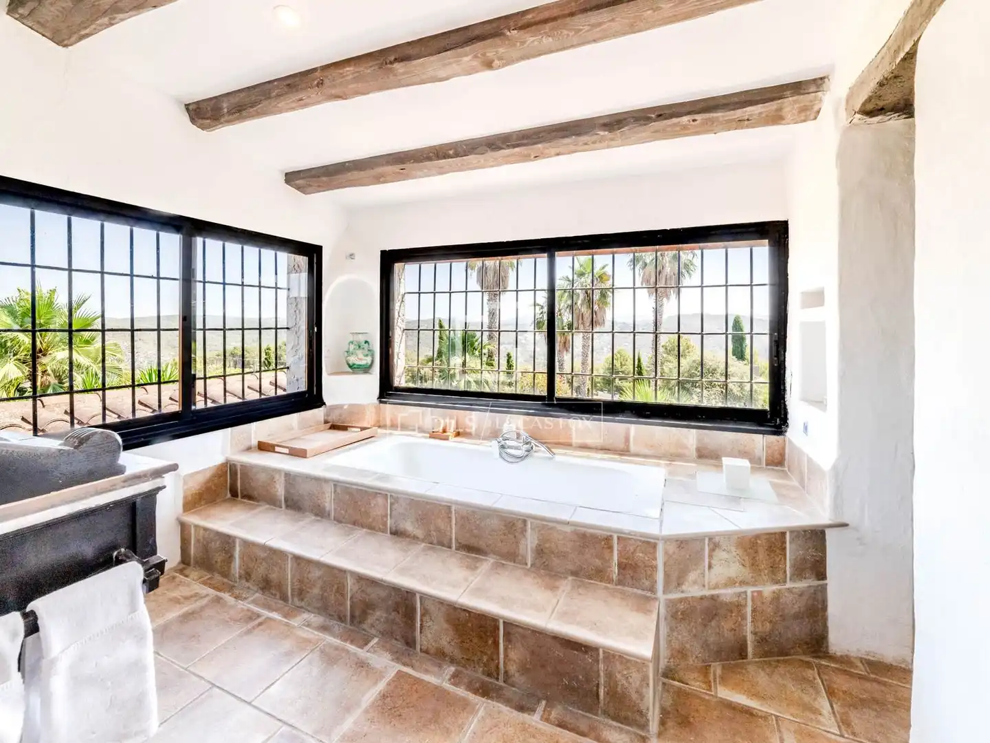 Baño de Finca rústica en venta en Canyelles con Aire acondicionado, Calefacción y Jardín privado
