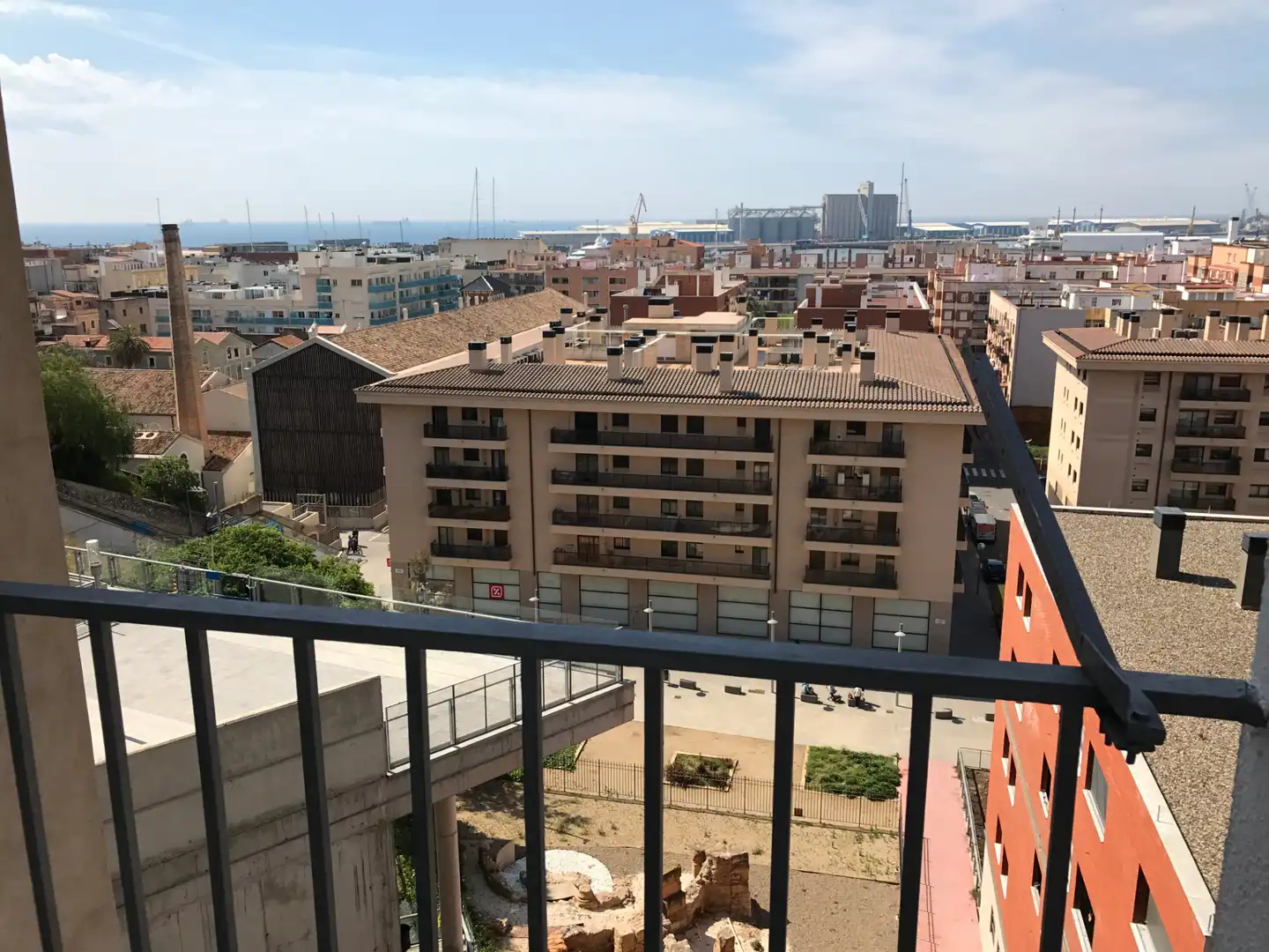 Exterior view of Flat for rent in Tarragona  with Air Conditioner, Terrace and Oven
