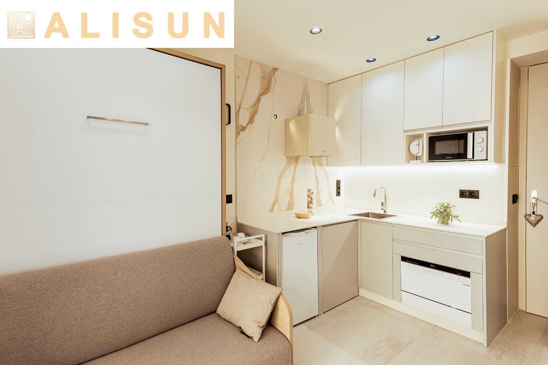 Estudio de alquiler en Plaza de Toros - Avenida Chapí - Trinquete