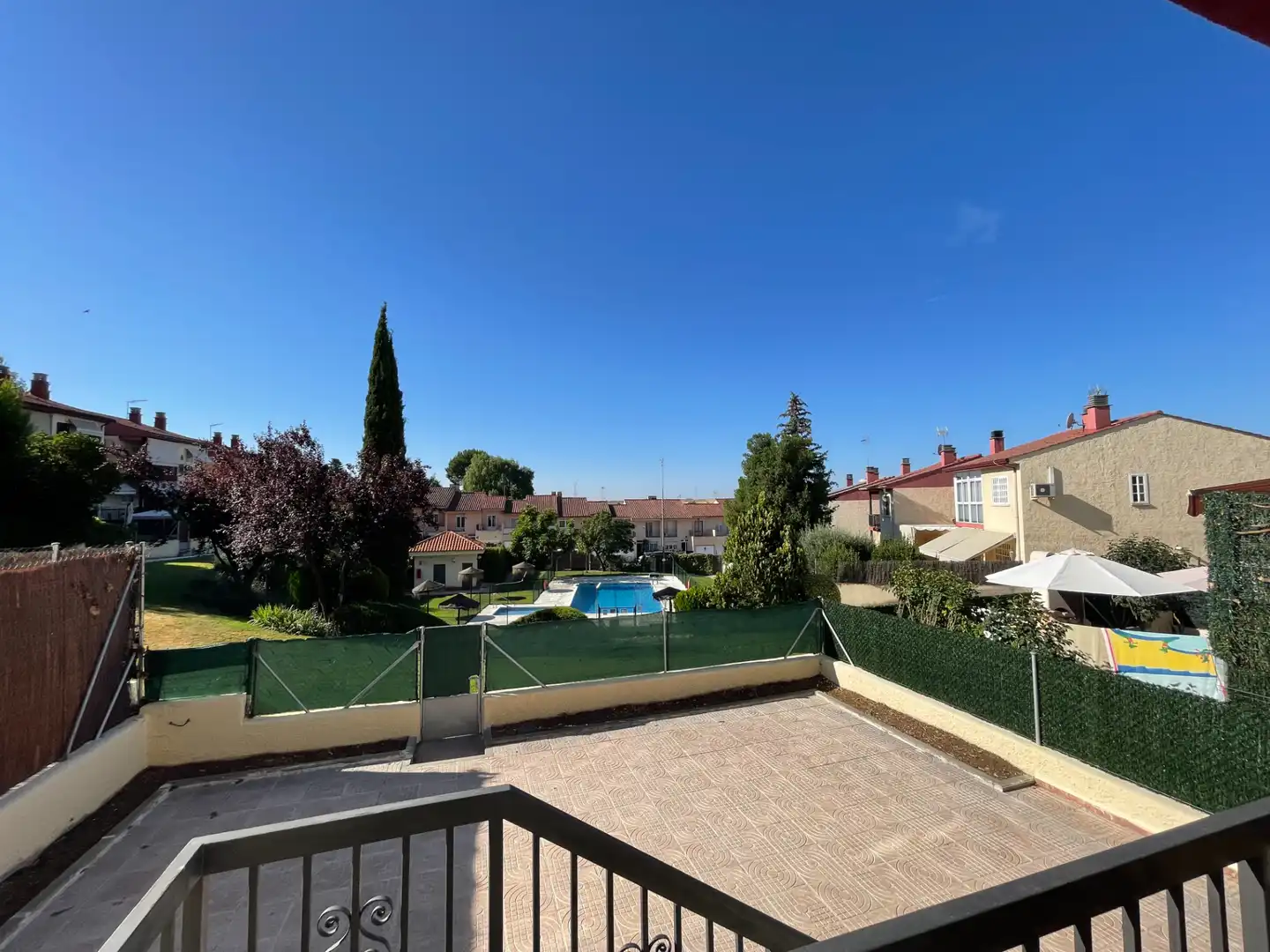 Vista exterior de Casa o chalet de alquiler en San Agustín del Guadalix con Aire acondicionado, Calefacción y Jardín privado