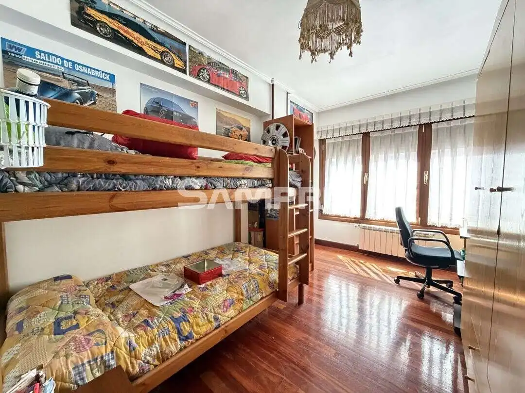 Bedroom of Flat for sale in Arrasate / Mondragón  with Storage room and Balcony