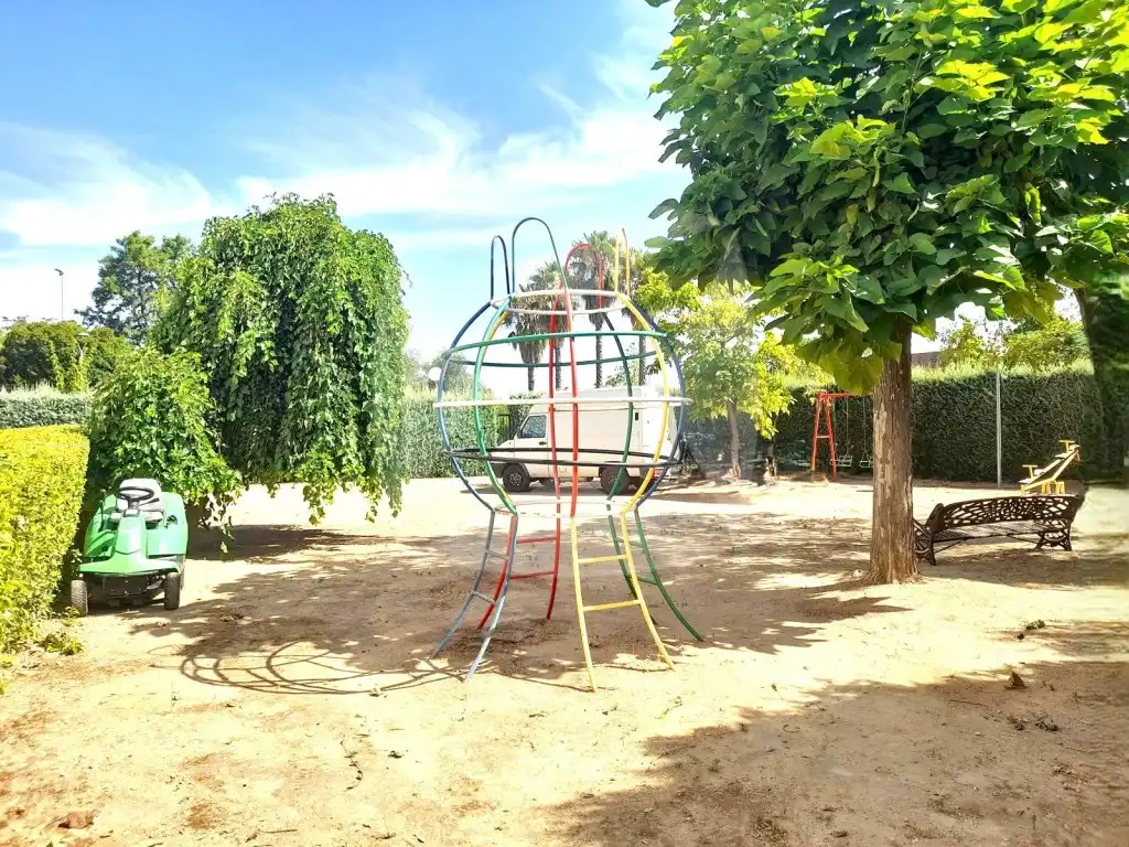 Jardí de Casa adosada en venda en Badajoz amb Aire condicionat, Terrassa i Piscina