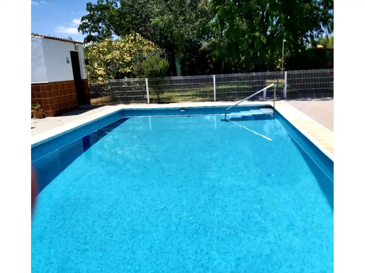 Piscina de Casa o chalet en venta en Carmona con Aire acondicionado, Calefacción y Jardín privado