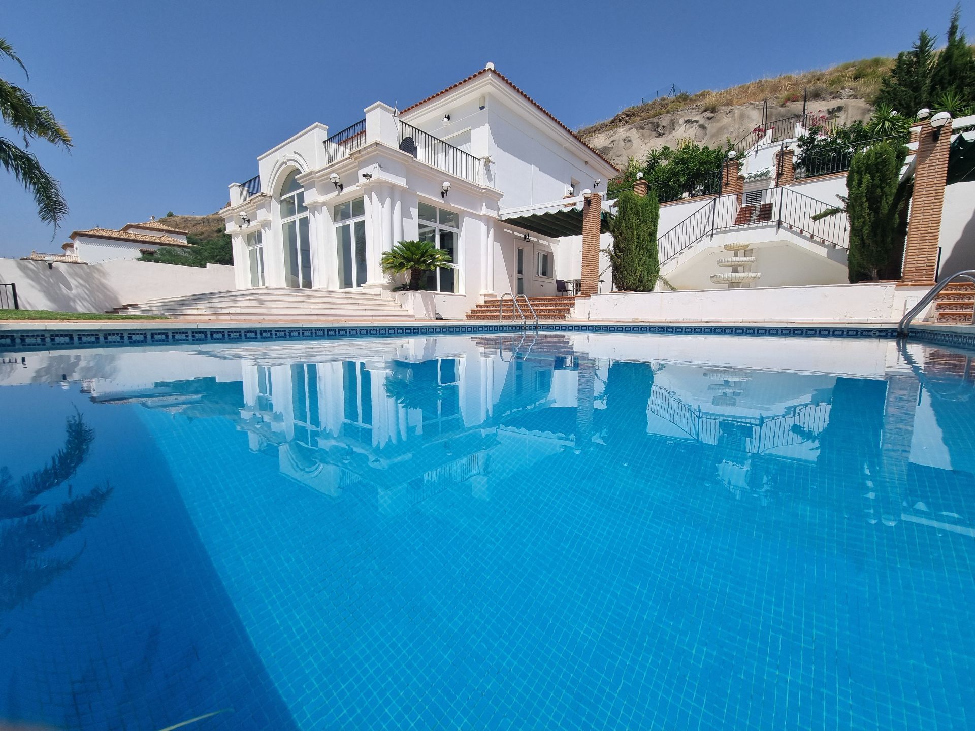 Piscina de Casa o xalet en venda en Alhaurín El Grande amb Aire condicionat, Jardí privat i Traster