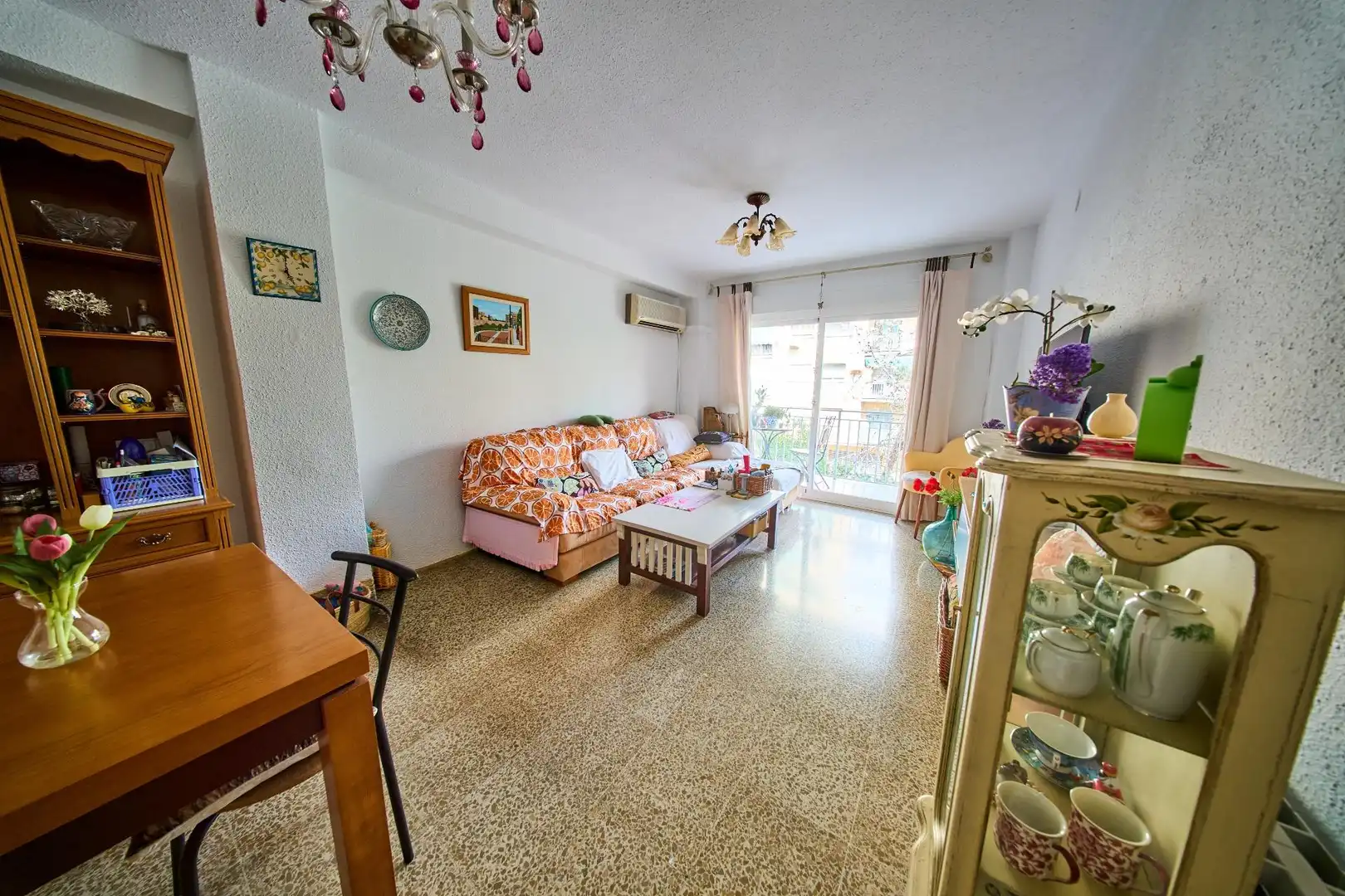 Sala d'estar de Pis en venda en Granada amb Aire condicionat, Calefacció i Terrassa