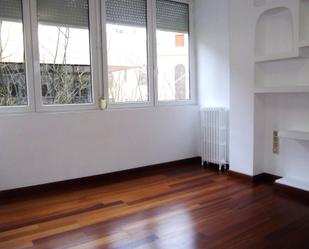 Dormitori de Apartament de lloguer en  Albacete Capital amb Calefacció i Parquet