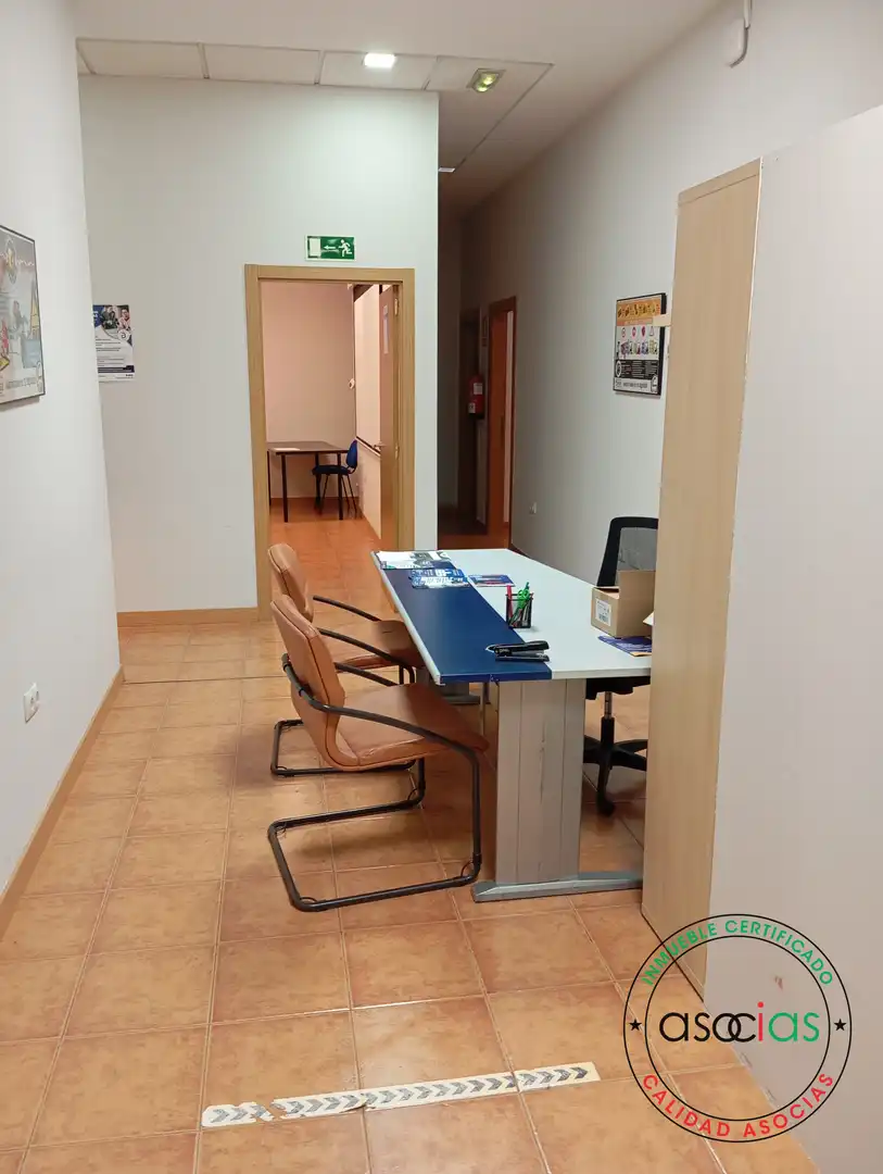 Büro zum Verkauf in Oviedo  mit Heizung