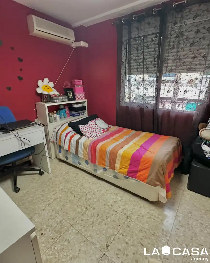 Habitación de Piso en venta en Sevilla con Balcón