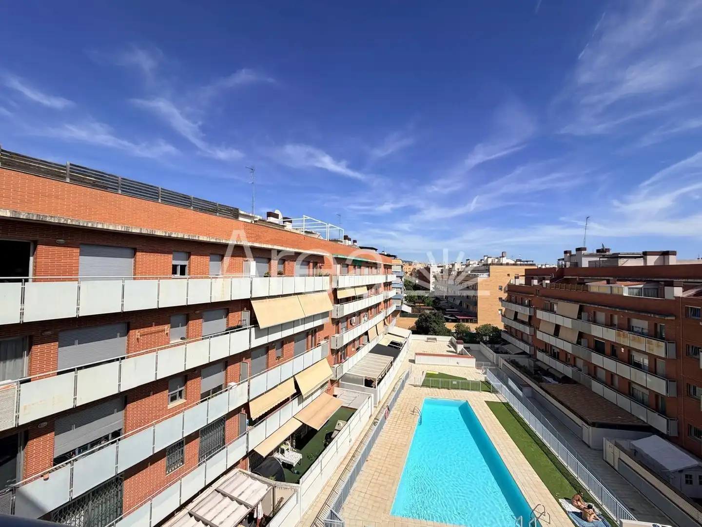 Piscina de Piso en venta en Mataró con Jardín privado, Balcón y Piscina comunitaria
