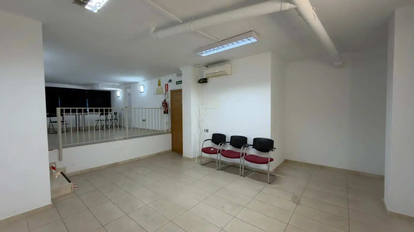Office for rent in L'Hospitalet de Llobregat  with Air Conditioner and Heating