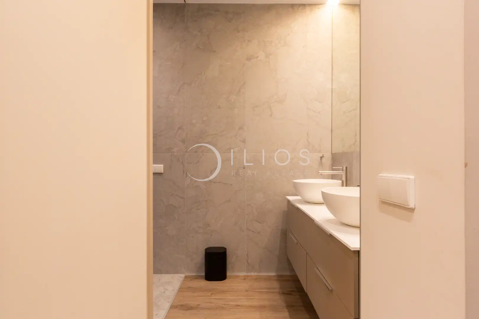 Baño de Piso en venta en Valencia con Aire acondicionado, Calefacción y Terraza