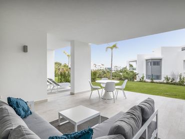 Ground floor with pool for sale in Casares pueblo
