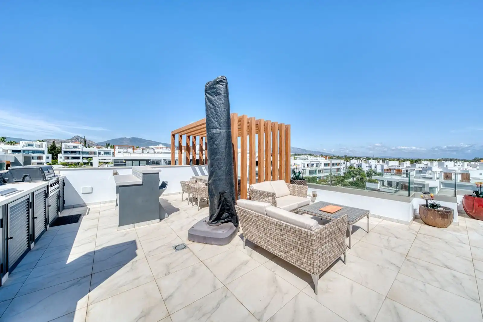 Terraza de Ático de alquiler en Estepona con Aire acondicionado, Terraza y Amueblado