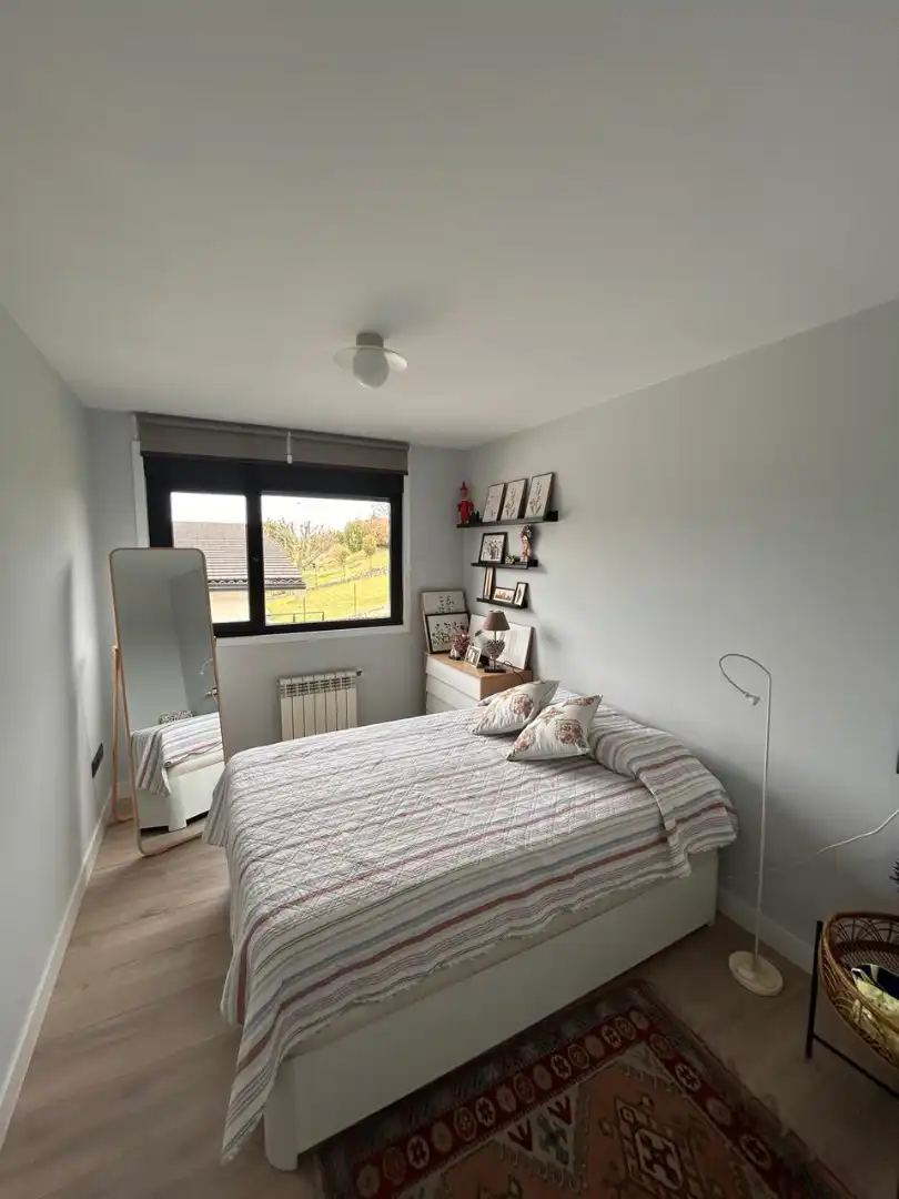 Habitación de Casa o chalet en venta en Culleredo con Calefacción, Jardín privado y Parquet