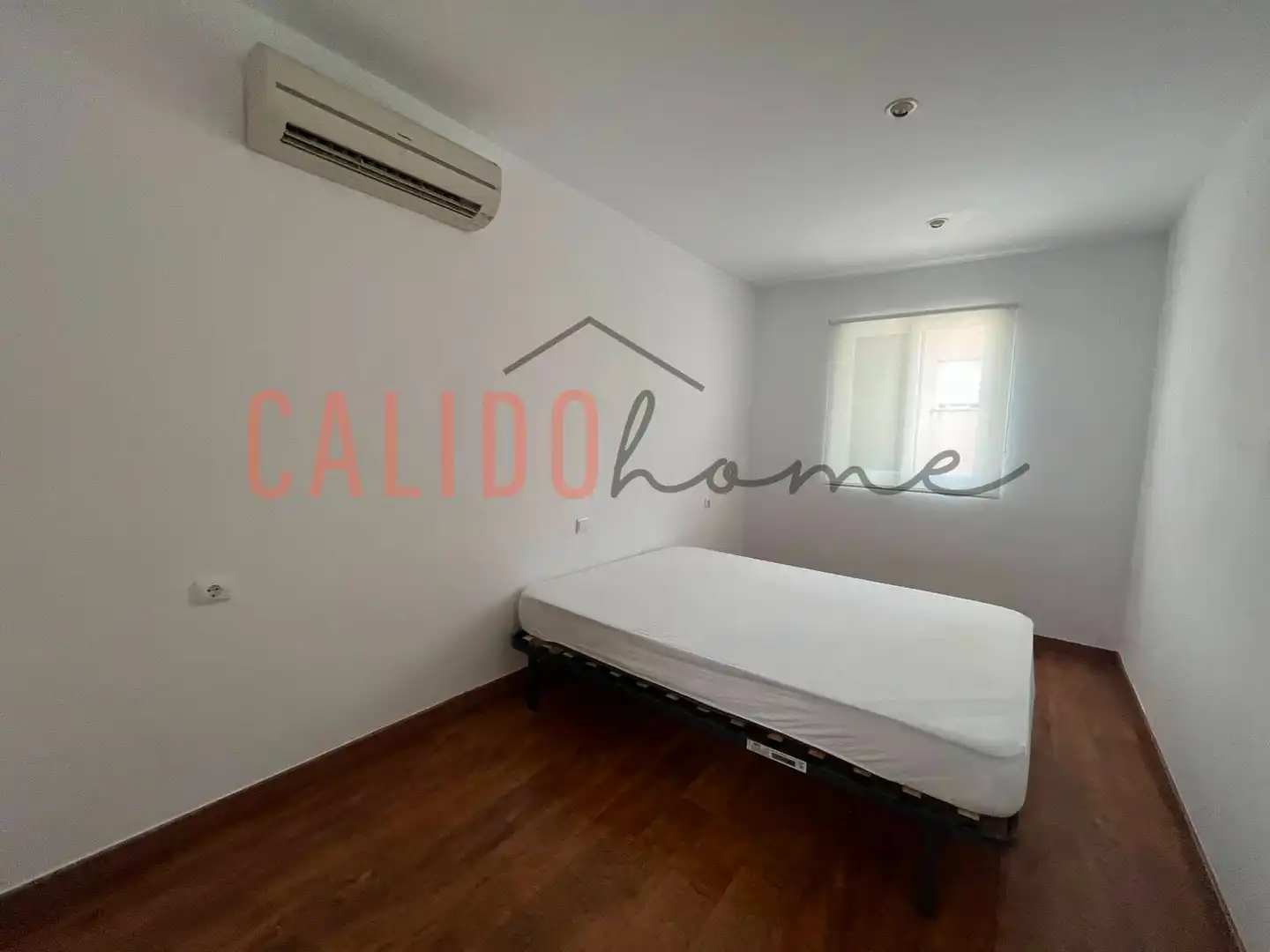 Habitación de Casa adosada de alquiler en  Palma de Mallorca con Aire acondicionado, Parquet y Terraza