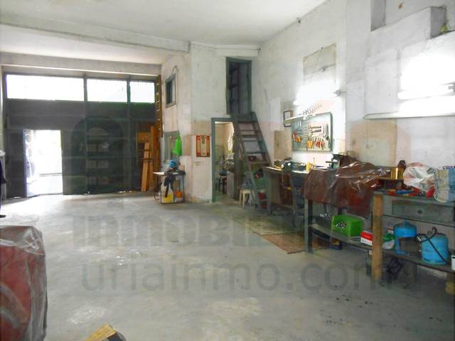 Local comercial en Venta en N/A en Milán - Pumarín