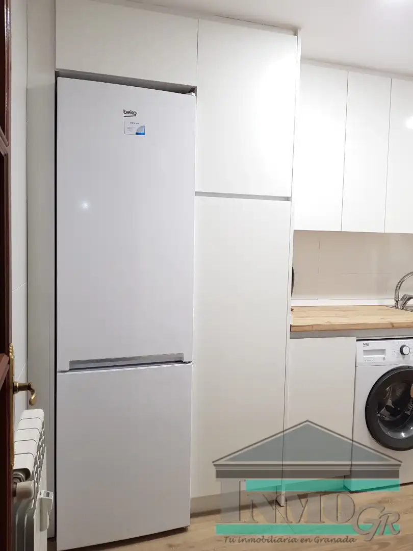 Kitchen of Flat for share in Granada  with Heating, Furnished and Balcony