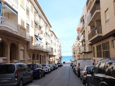 Apartment with balcony for sale in Guardamar Playa