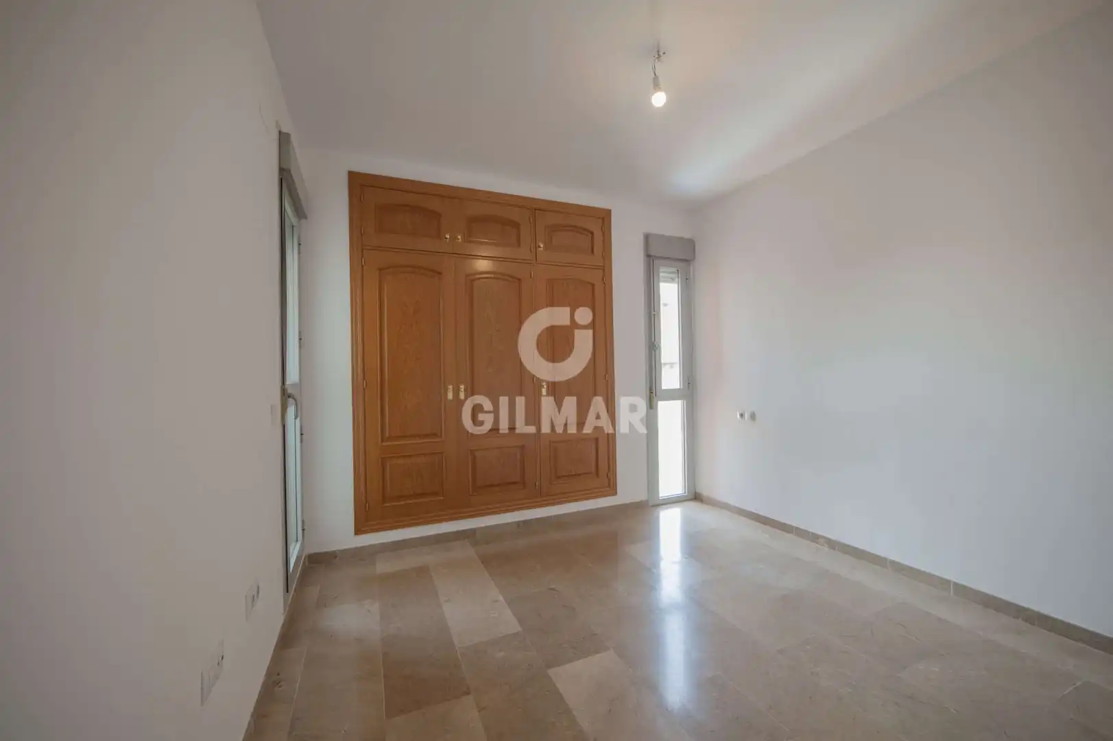 Habitación de Piso en venta en Sevilla con Calefacción, Jardín privado y Trastero
