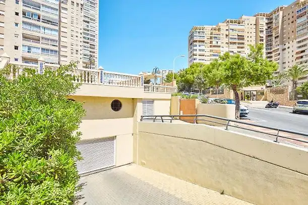 Außenansicht von Wohnungen zum Verkauf in El Campello mit Heizung, Parkett und Terrasse