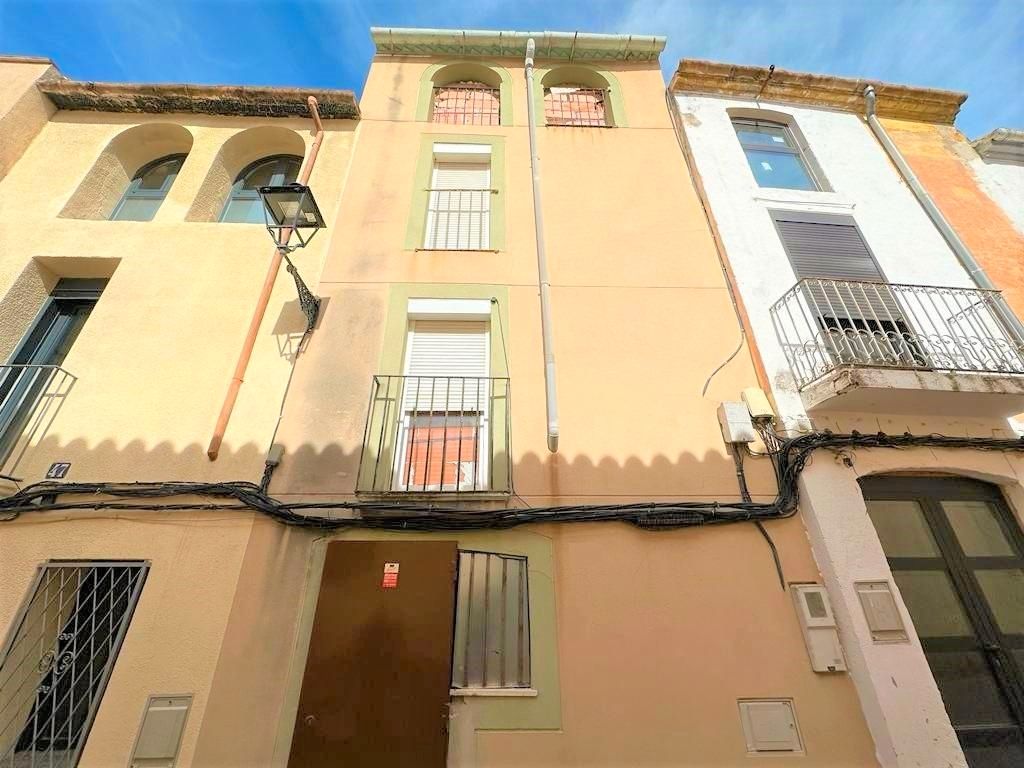 Single-family semi-detached for sale in Dalt, Olesa de Montserrat
