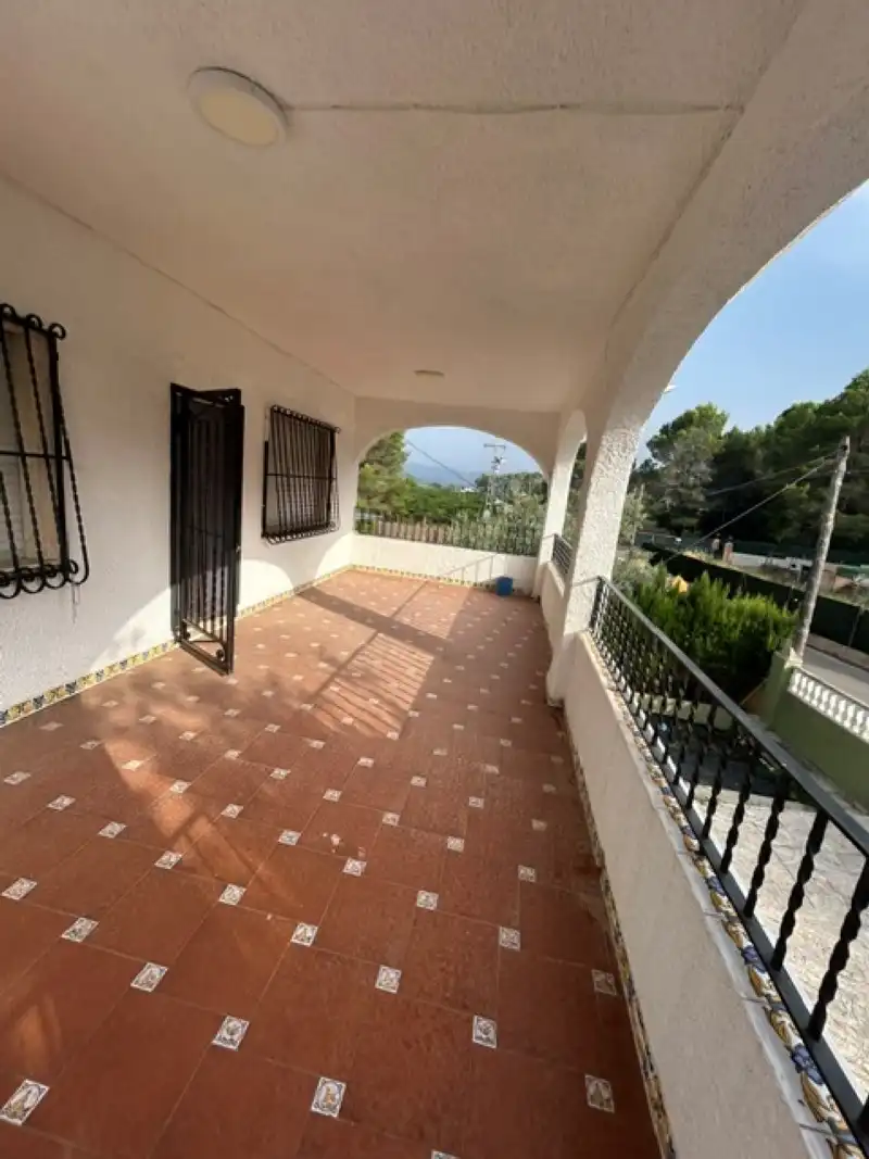 Vista exterior de Casa o xalet en venda en Palma de Gandia amb Aire condicionat, Terrassa i Piscina