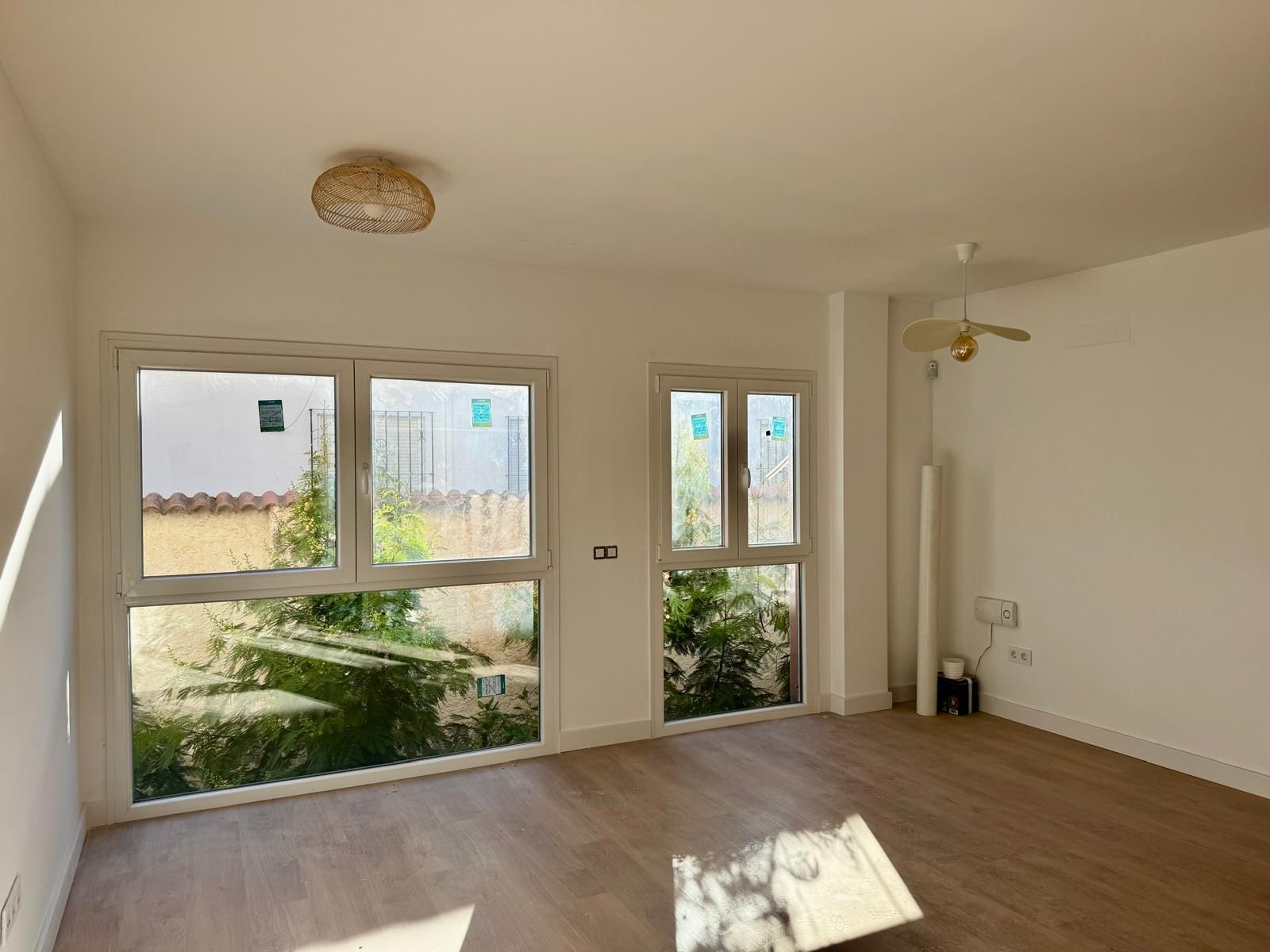 Living room of Flat for sale in Torremolinos  with Terrace and Storage room