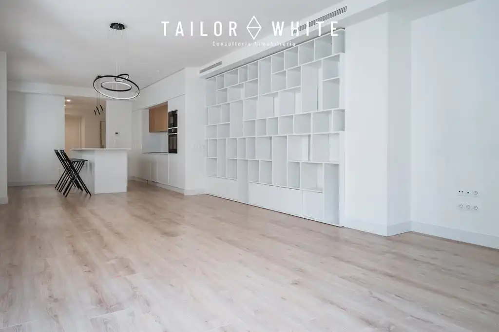 Wohnzimmer von Wohnung zur Miete in Madrid mit Klimaanlage, Heizung und Ofen