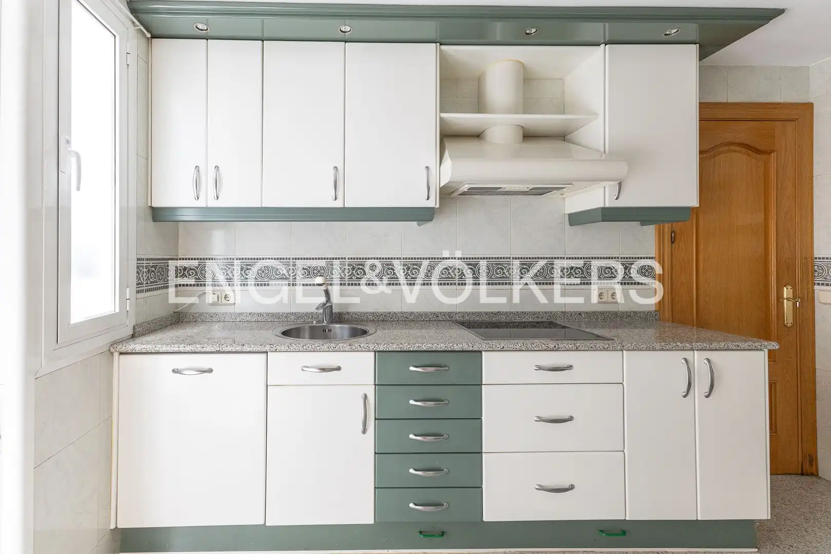 Kitchen of Flat for rent in Madrid  with Air Conditioner, Heating and Private garden