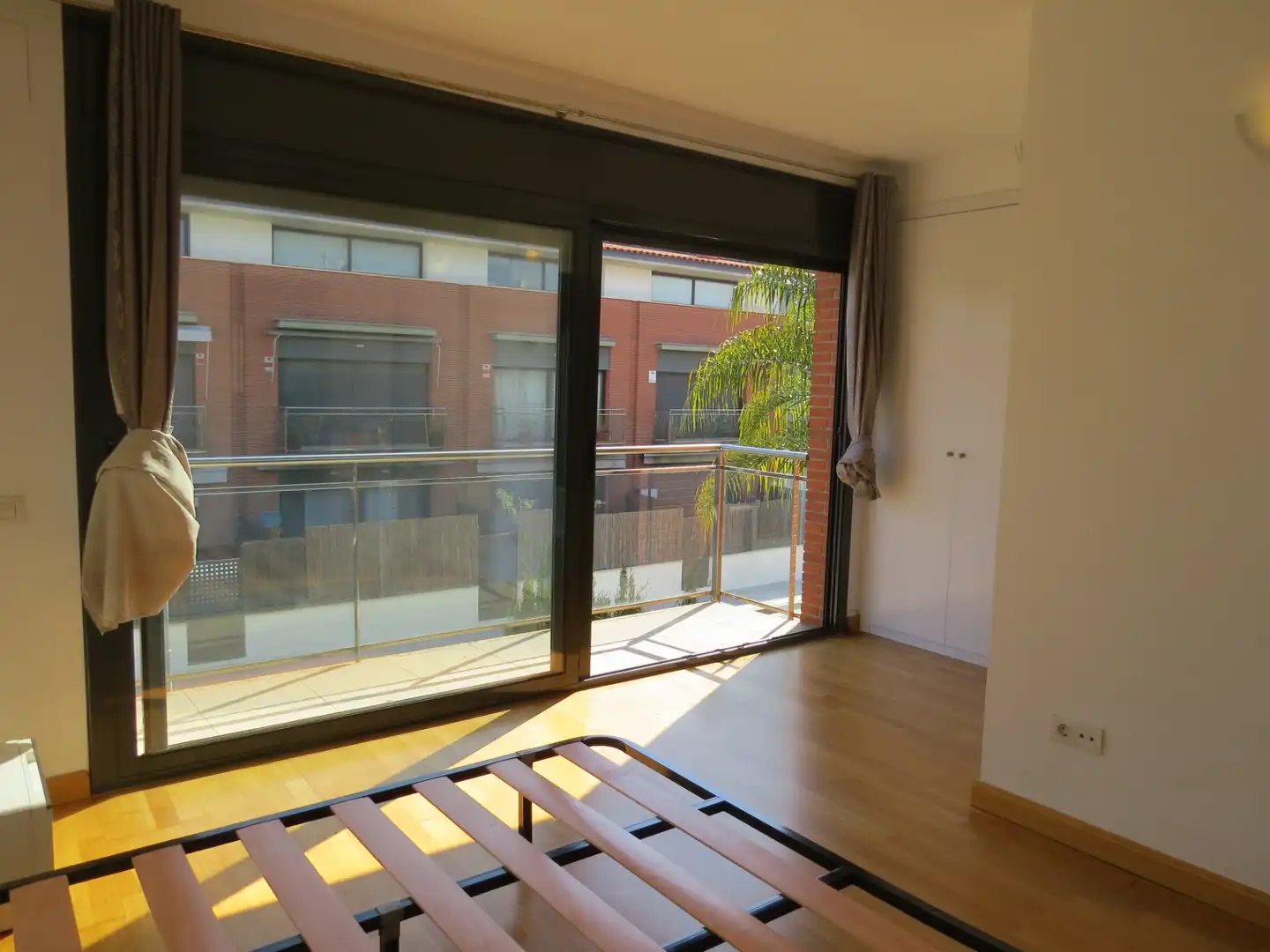 Schlafzimmer von Einfamilien-Reihenhaus zum Verkauf in Sant Andreu de Llavaneres mit Klimaanlage, Heizung und Parkett