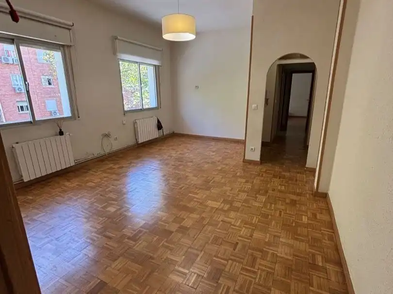 Wohnzimmer von Wohnung zur Miete in Madrid mit Klimaanlage, Heizung und Parkett