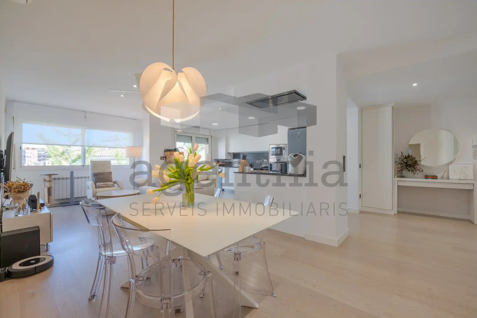 Dining room of Flat for sale in Girona  with Air Conditioner, Heating and Balcony