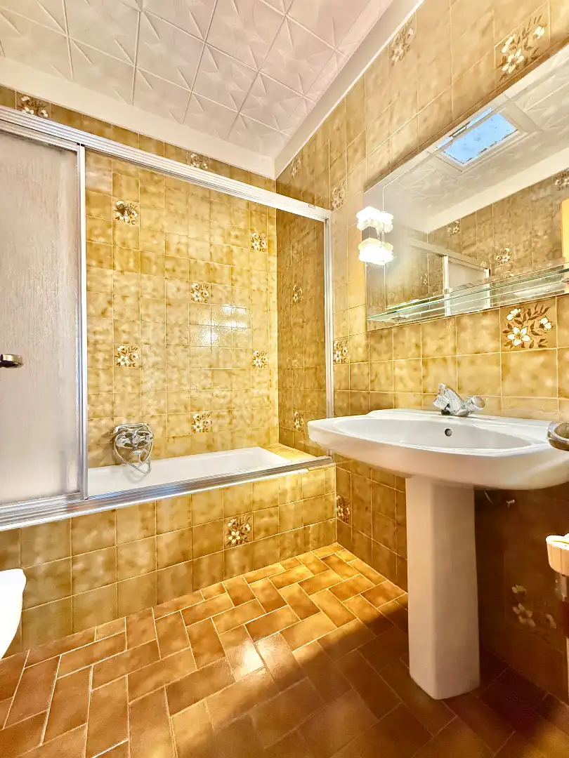 Bathroom of Detached homes for sale in Vila-sacra  with Heating, Private garden and Terrace