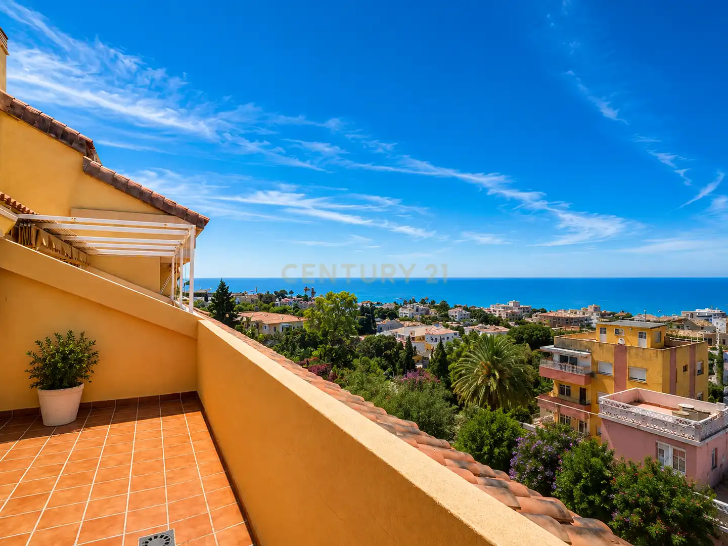 Vista exterior de Apartament en venda en Benalmádena amb Aire condicionat i Balcó