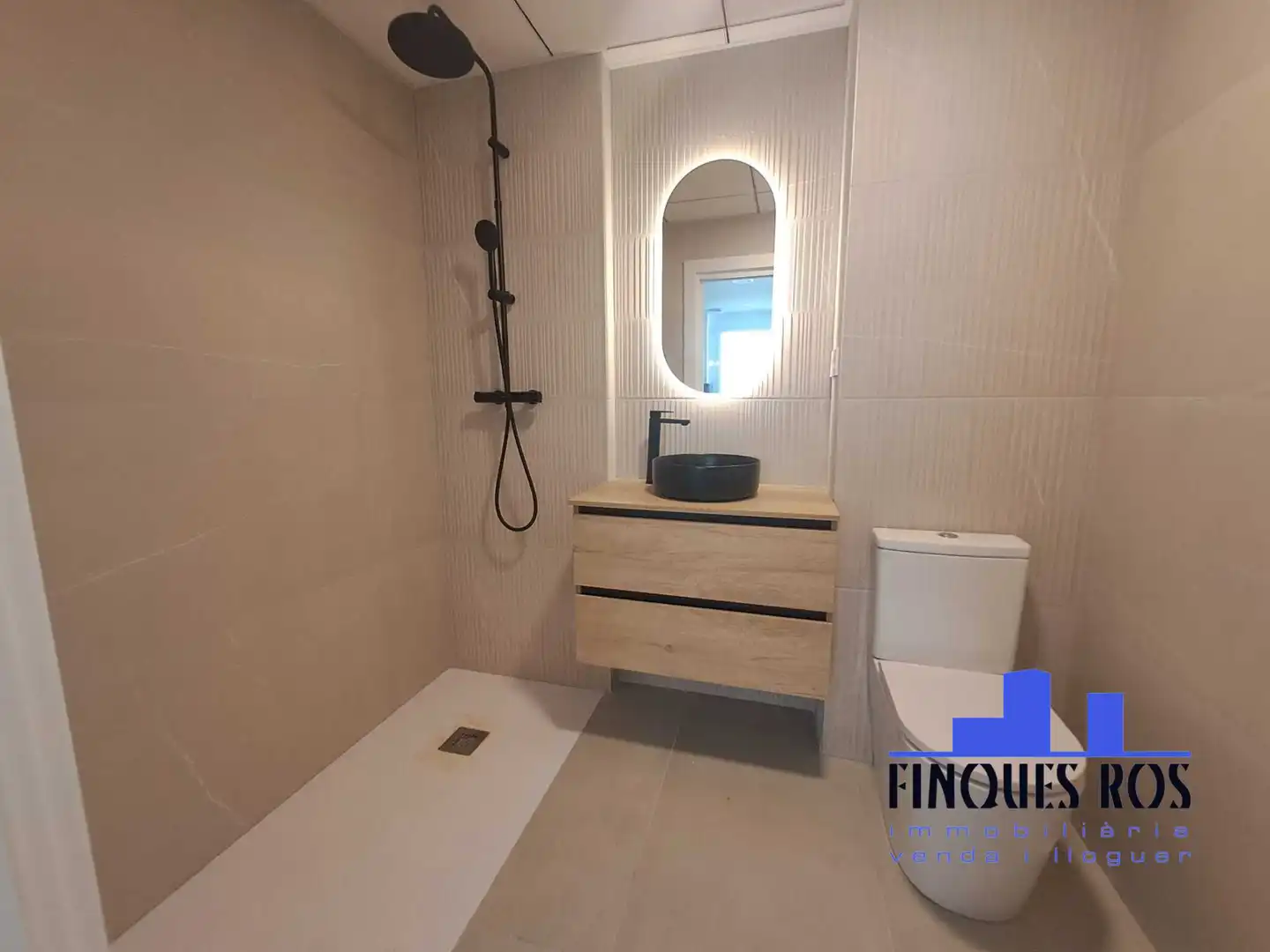 Bathroom of Apartments for sale in Vinaròs  with Air Conditioner, Terrace and Oven