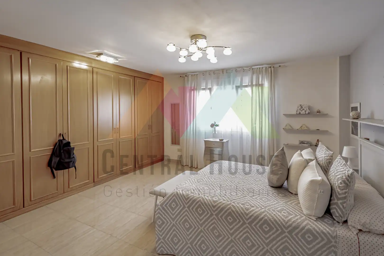 Habitación de Casa adosada en venta en Guadalajara con Aire acondicionado, Calefacción y Jardín privado