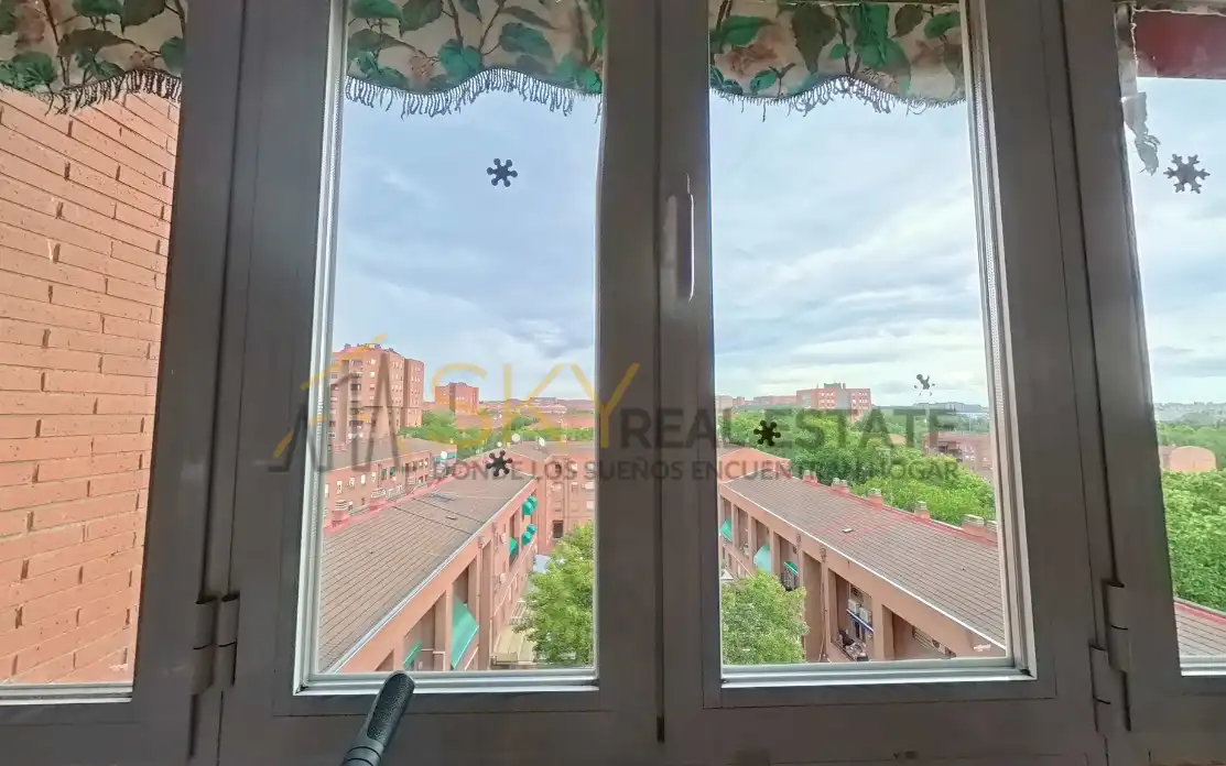 Vista exterior de Piso en venta en Madrid con Terraza