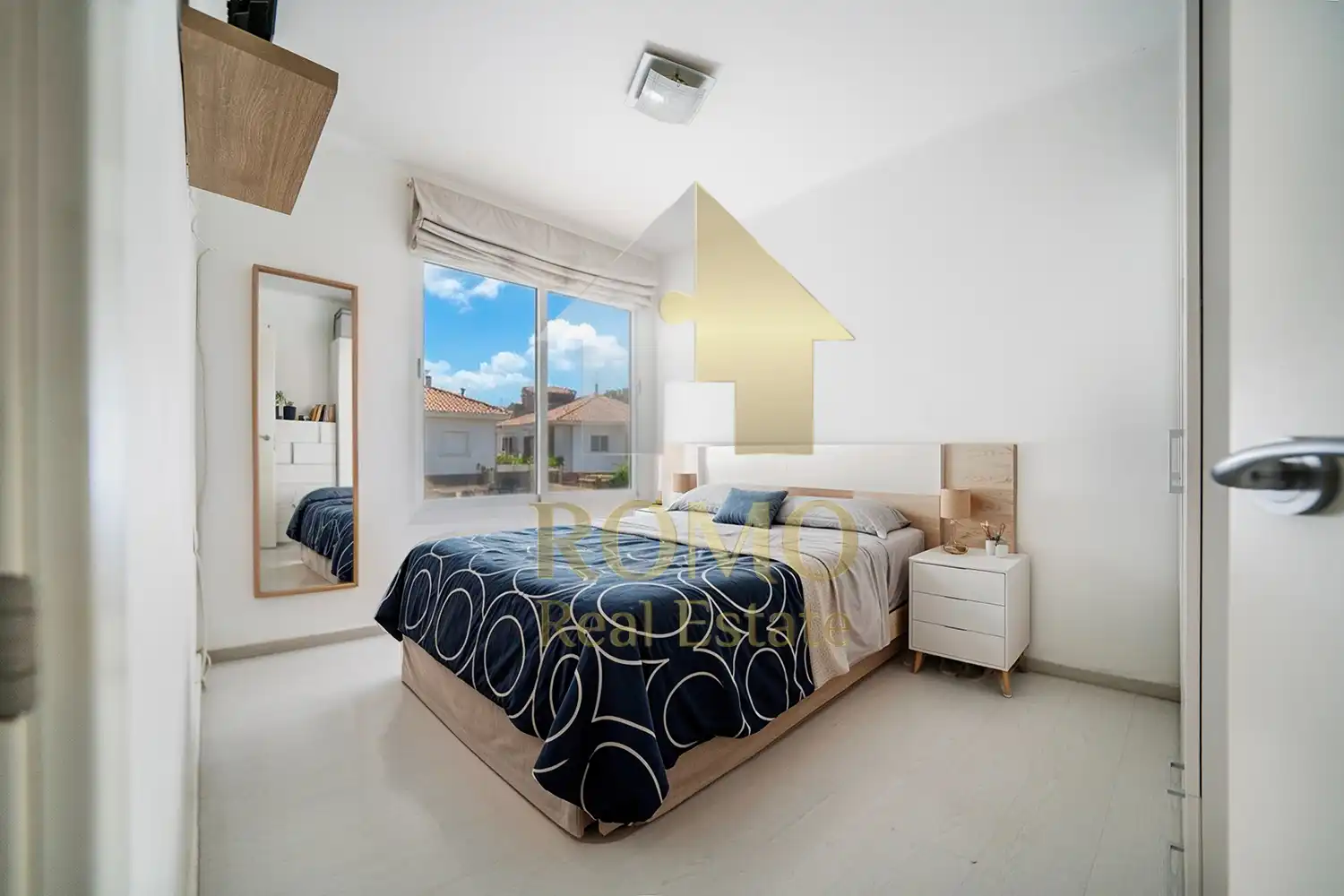 Schlafzimmer von Dachboden zum Verkauf in Barberà del Vallès mit Terrasse und Balkon