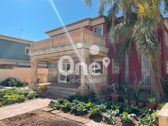 Casa-chalet en Venta en Calle Alcublas, 16 en El Carme - Sant Agustí - Bonavista