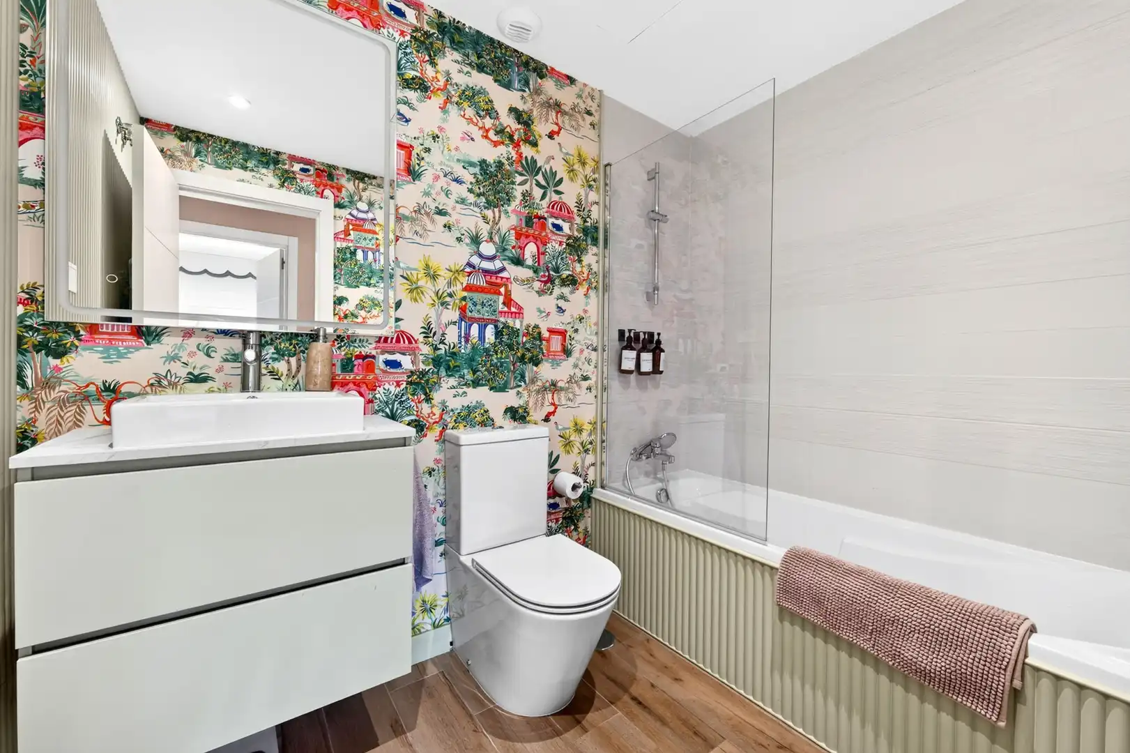 Baño de Apartamento en venta en Málaga con Aire acondicionado, Terraza y Piscina