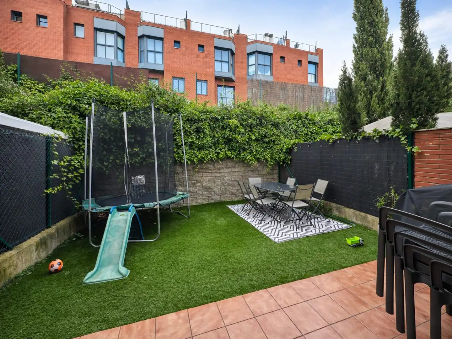 Terrassa de Casa adosada en venda en Sant Esteve Sesrovires amb Aire condicionat, Calefacció i Jardí privat