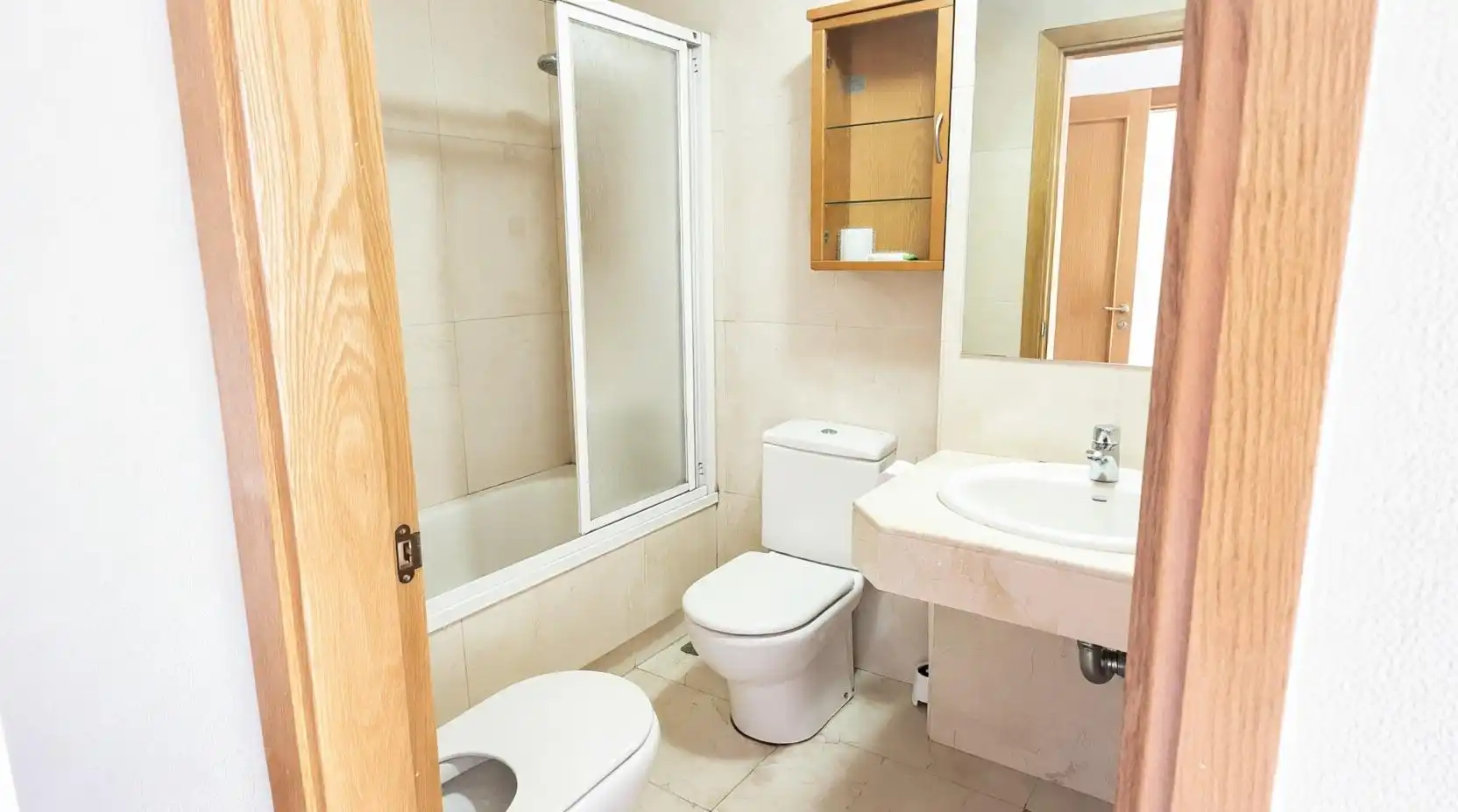 Bathroom of Flat for rent in Madrid  with Community pool