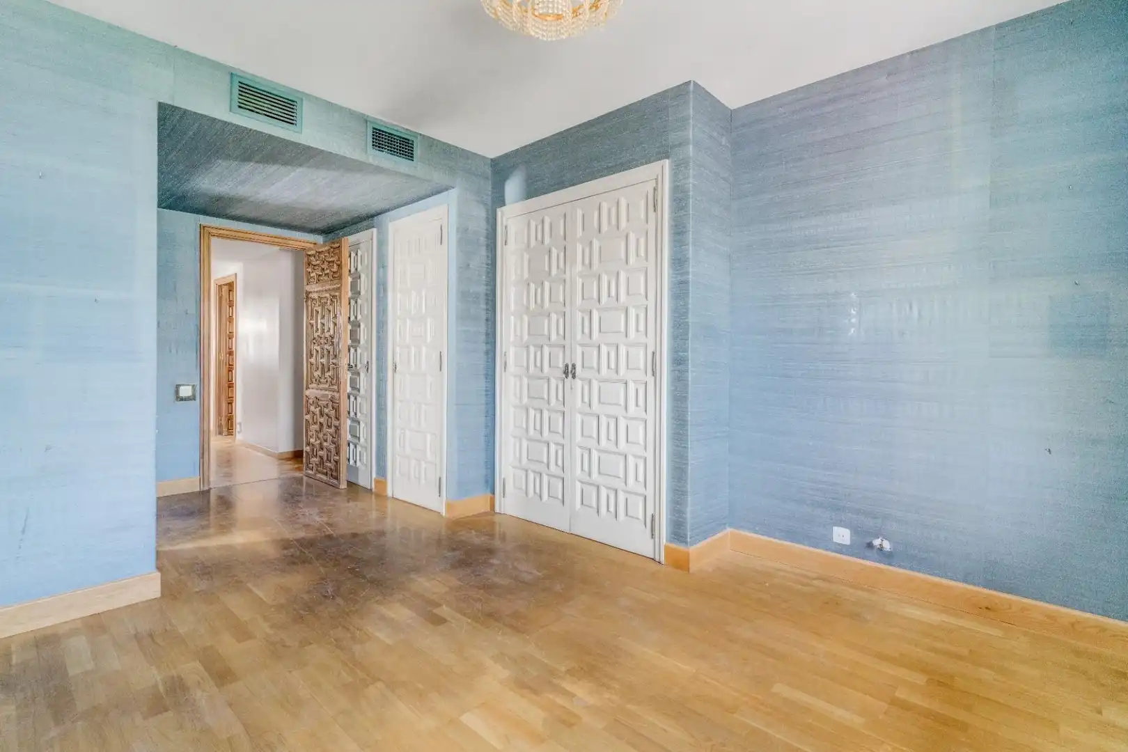 Maisonette zum Verkauf in Barcelona mit Klimaanlage, Parkett und Terrasse