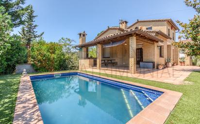 Piscina de Casa o xalet en venda en Caldes de Malavella amb Calefacció, Jardí privat i Piscina