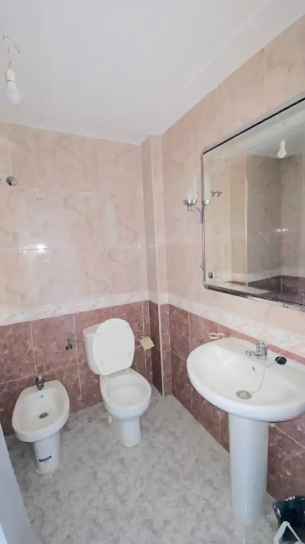 Baño de Piso en venta en Jerte con Amueblado, Horno y Lavadora