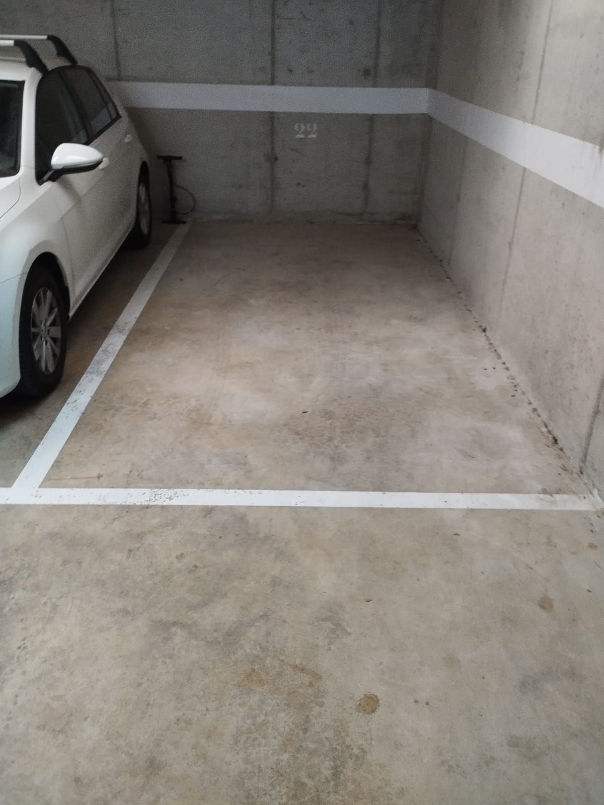 Parking of Garage to rent in Tiana
