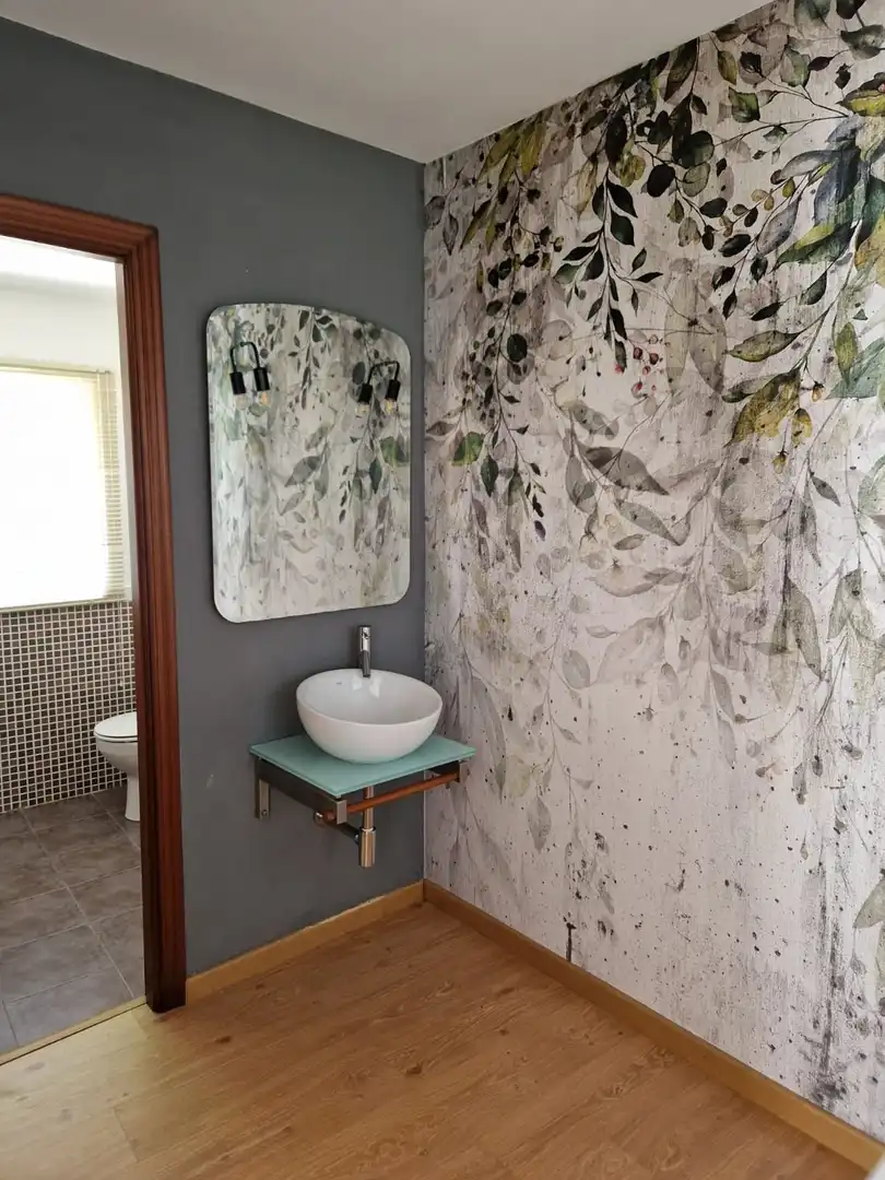Bany de Casa o xalet en venda en Oleiros amb Calefacció, Jardí privat i Terrassa