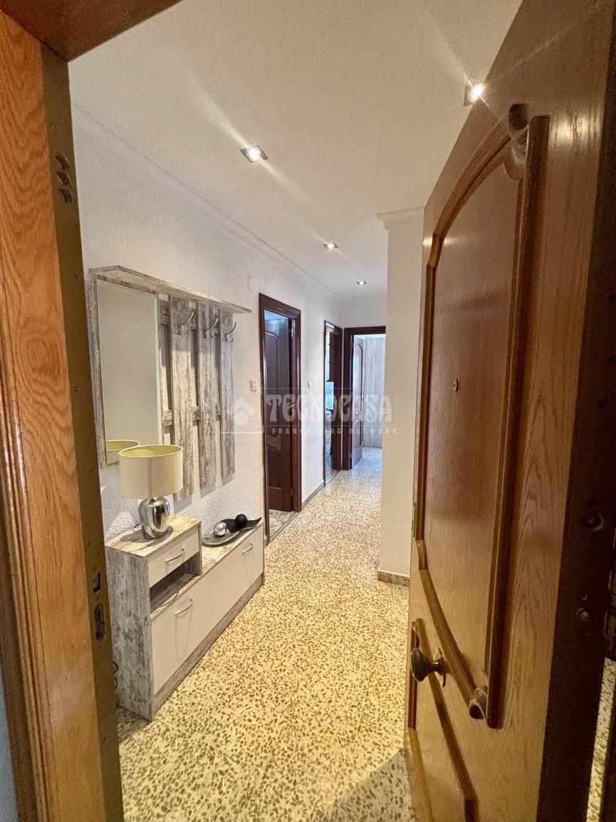 Flat to rent in  Granada Capital  with Balcony